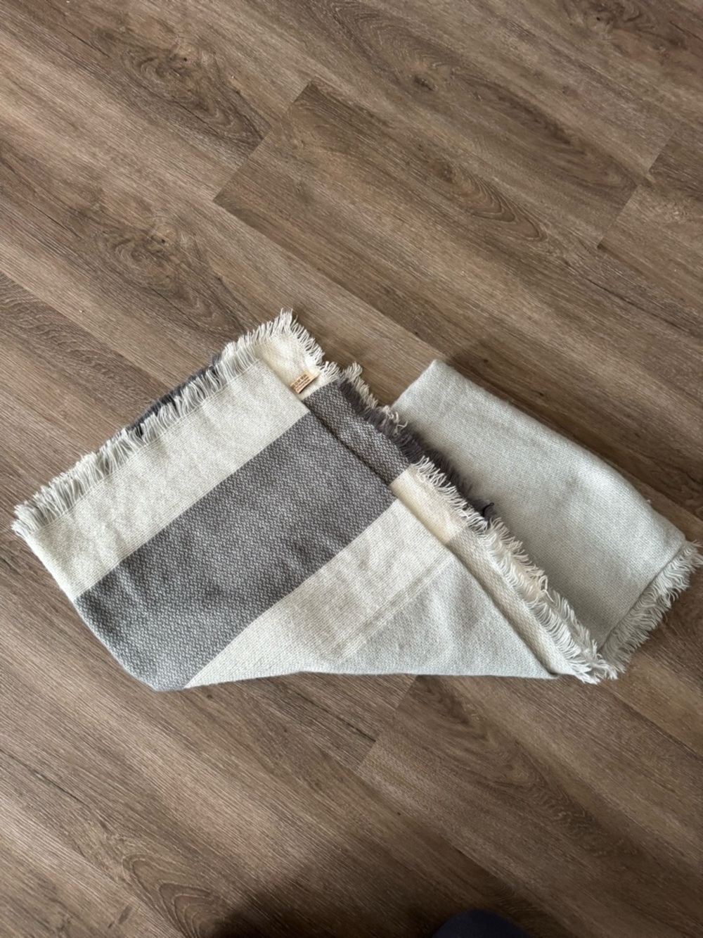 Women’s Gray Knit Blanket Scarf